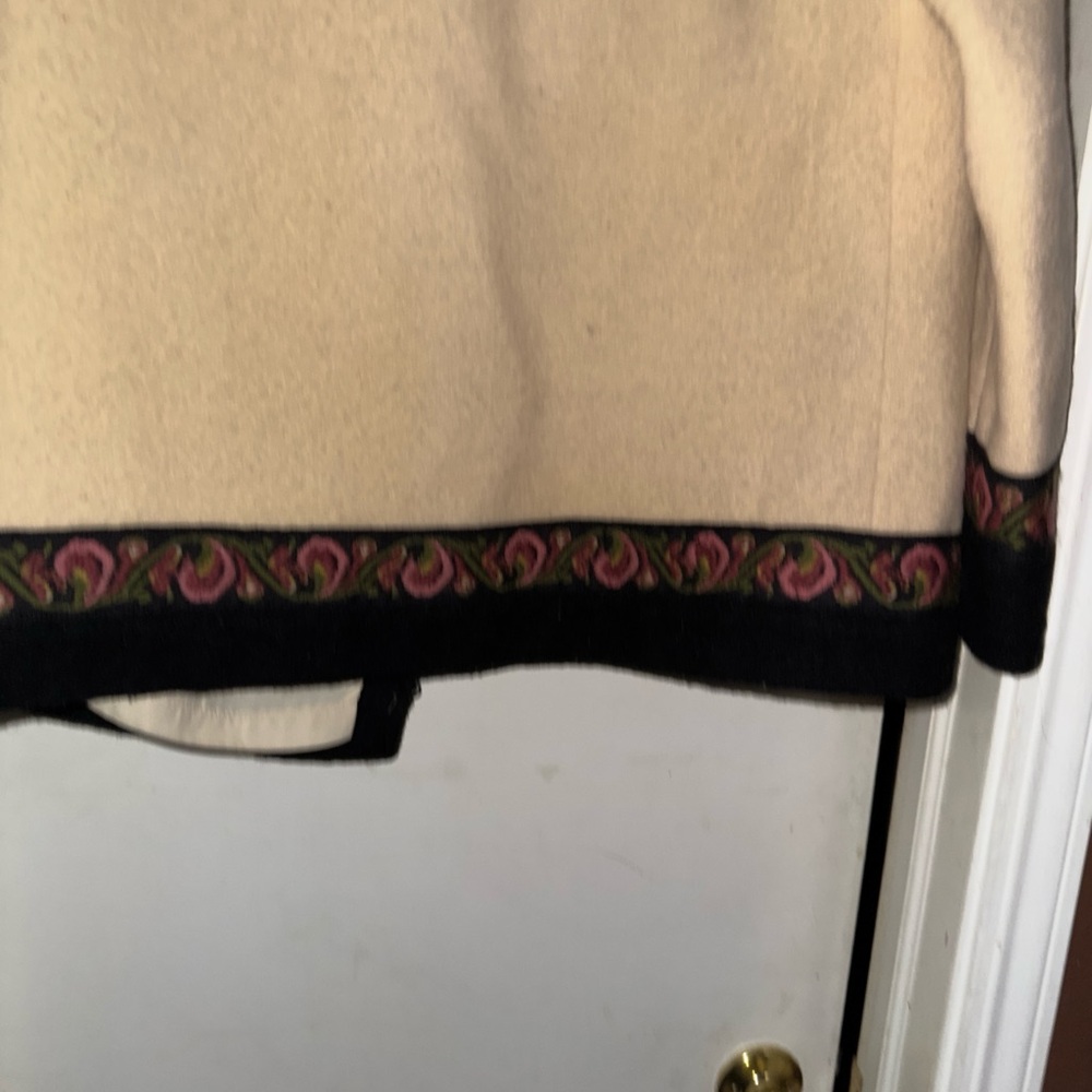 Embroidered Cream Wool Sweater Jacket - Picture 4 of 6